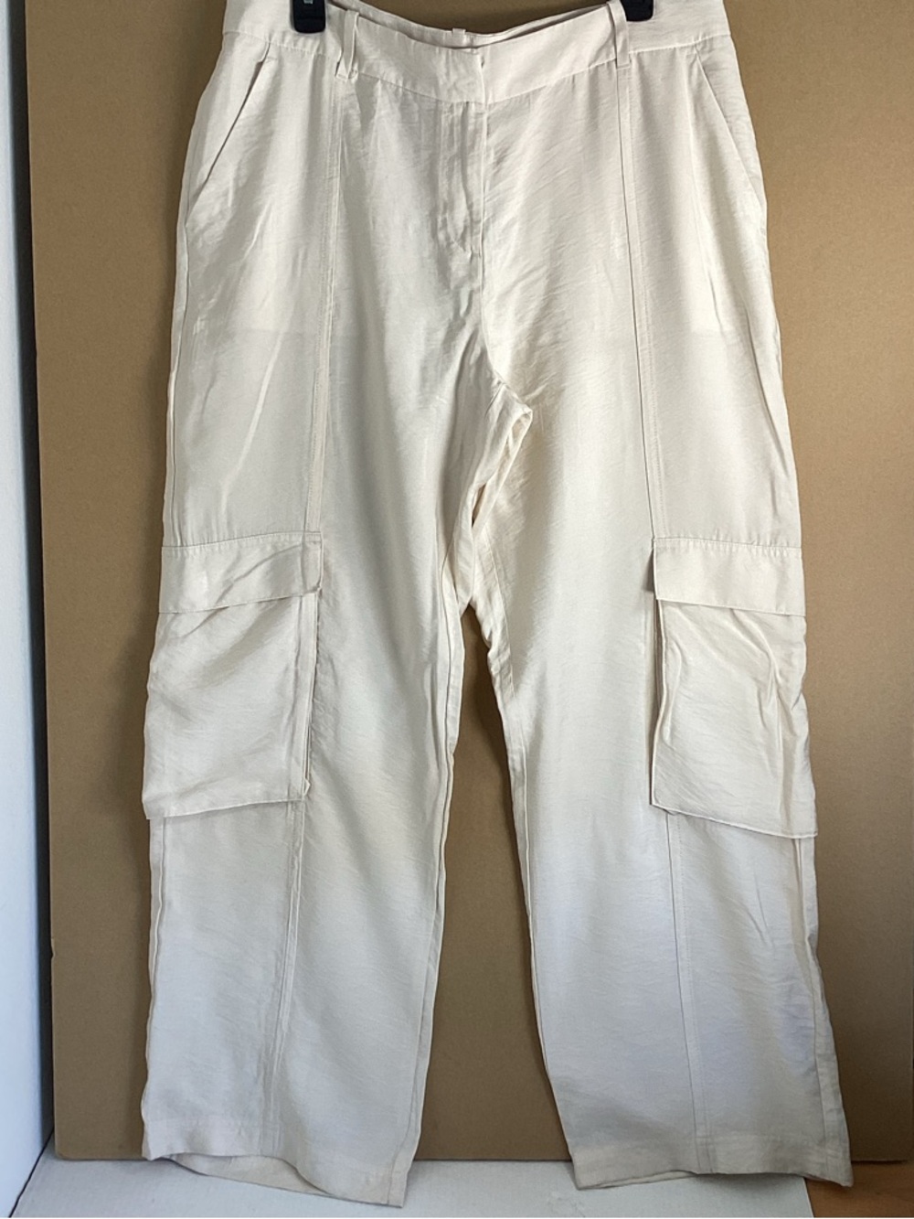 H&M NWT Women Rayon Ivory Cargo Pants with Front Flap Pockets sz 14 - Picture 3 of 11